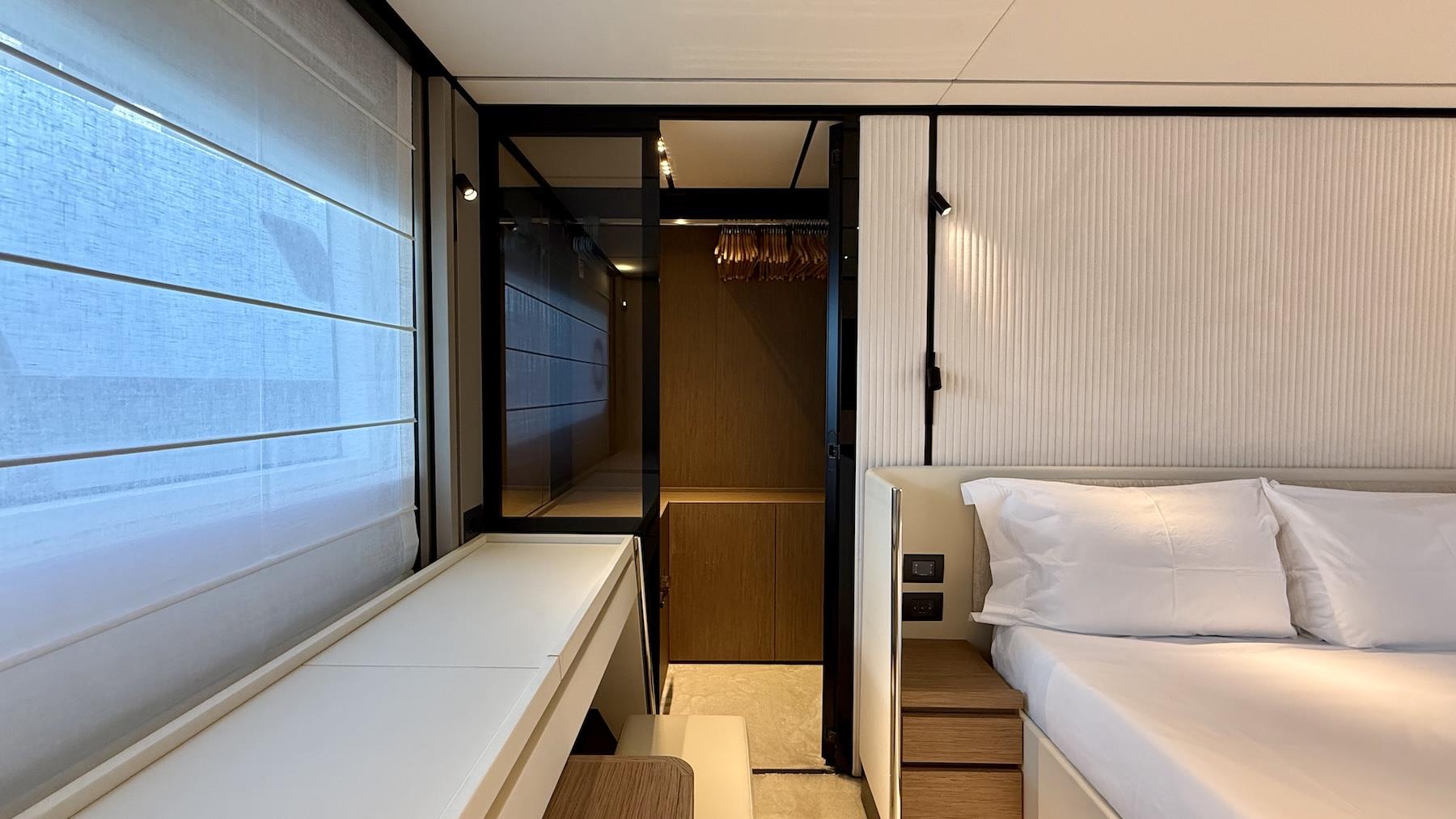 2024 FERRETTI YACHTS 720 
